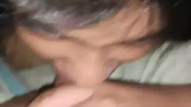 Young babe gives a desi blowjob to her lover