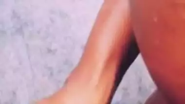 ප්‍රෙග්න්ට්  අක්ක නාන ගමන් අතේ ගහලා දුන්නා Sri...