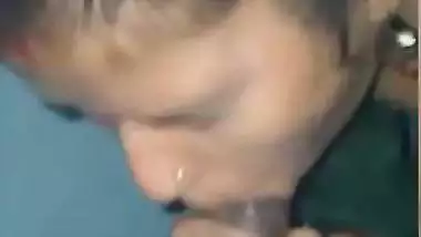 Tamil guy enjoys a Marathi blowjob from a Puneri lady