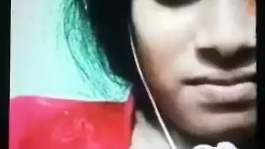 Girlfriend virgin boobs and pussy showing MMS