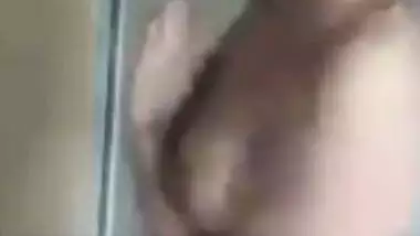 Naked aunty in apartment making video for secret lover