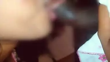 Tamil Randi Auntty Giving BJ to Lover at Hotelroom