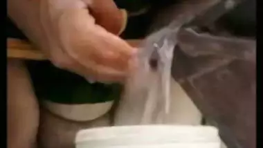 Desi bitch pussy washing video