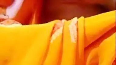 Sexy Bhabhi Shows Her Boobs and Pussy Part 1