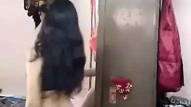 Desi babe with curvey and beautiful ass nude selfie for bf