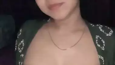 Beautiful Sexy Girl Showing