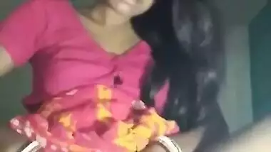 Desi teen housewife nude MMS video trending online