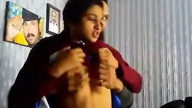 Maulana fucks an 18-year-old girl in Pakistani sex MMS