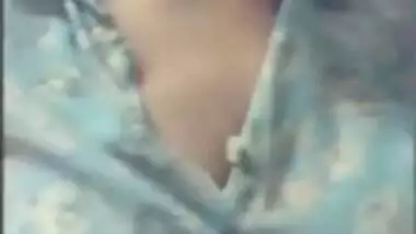 Sexy girl enjoying fun on yahoo.