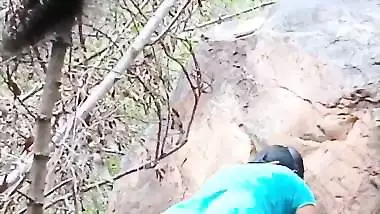 Crazy guy shoots his outdoor sex MMS with a whore