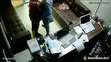 Muslim shop owner fucks his servant in Pakistani sex video