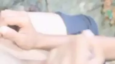 Guy cums on his GF’s face during hot outdoor sex