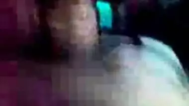 Hindi sex video of a college girl having outdoor fun in boyfriend’s car