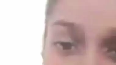 Slim married Tamil wife sharp boobs showing viral MMS