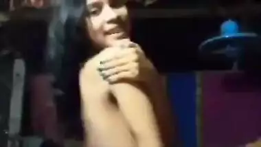 Cute Bengali Girl Showing For Lover
