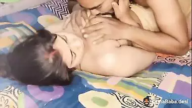 Man gives a loan to a hot lady after her desi chudai