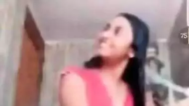 Exclusive- Sexy Girl Bathing On Video Cal