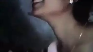Desi Beautiful gf sucking lover dick