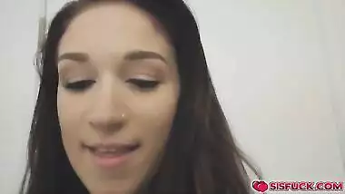 Naiomi wanted to catch her bro naked