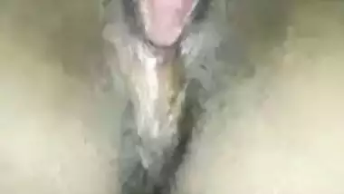 Man eats his lady’s pink pussy on video call sex