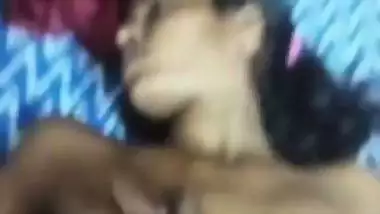 A 19 year old girl’s desi fuck video with her cousin