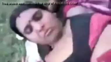 Khalid miya se mai roj chdwati hu dekho