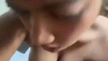 Viral sex video of an 18-year-old teen riding like a slut