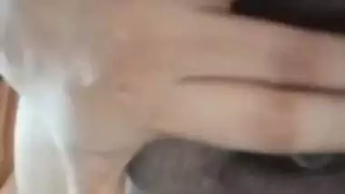 Girlfriend pussy showing on WhatsApp Bengali sex chat