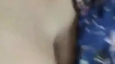 Sexy Desi love displays XXX sized melons in close-up porn shooting