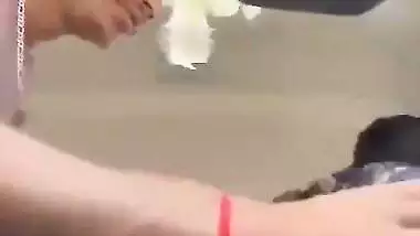 Girl seduces her lover in car and enjoys desi outdoor sex