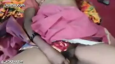 DIRTY HOUSE WIFE FUCK HER PUSSY WITH A CARROT
