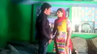 Devar bhabhi quickly in kitchen