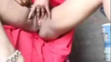 Village Aunty Exposing Yoni