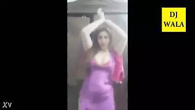 Indian Mallu Aunty Home Alone Dance Sex Big BooBs