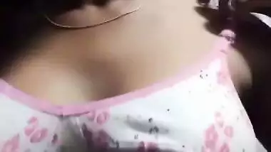 Round boobs college girl removing bra and topless