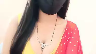 Live streaming cam girl showing sexy round boobs