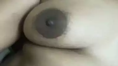 Married bhabhi sex affair with friend husband viral clip