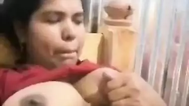 Unsatisfied Bangladeshi wife masturbating on cam