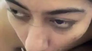 Hindi girl tries blowjob and satisfies boyfriend