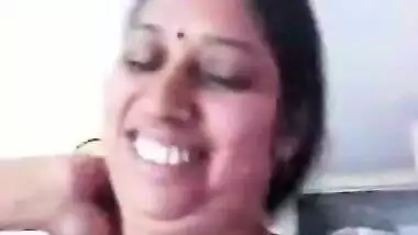 Desi Bhabhi Showing Her Boobs To Lover On VC