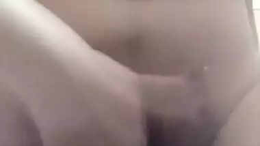 Paki GF Fingering Asshole