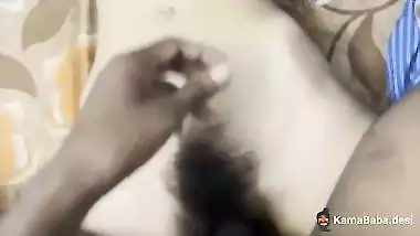 Hindi chuda chudi of a guy fucking his GF’s hairy pussy