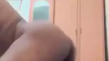 Horny girl dance nude show and fingering videos