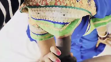 Rajasthani lady gives a desi blowjob in a hotel room