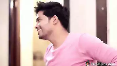 Lover sucks GF’s boobs before his friends in Indian adult series