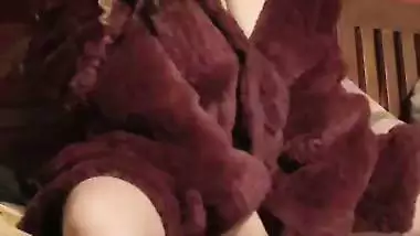 Maroon woolen overcoat viral Indian girl nude pussy