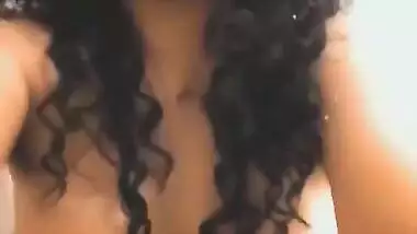 Sexy NRI Indian Girl Nude Selfie