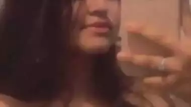 Beauty showing big boobs video as status message