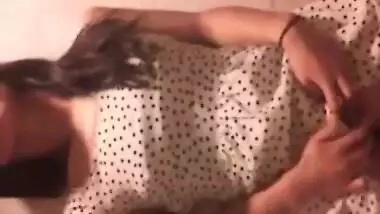 Voyeur: Pussy play in public toilet