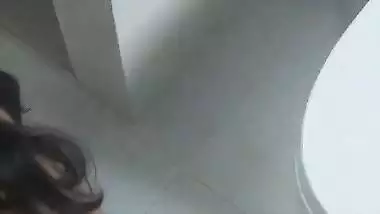 Chennai girl and lover’s hot Tamil porn from the bathroom